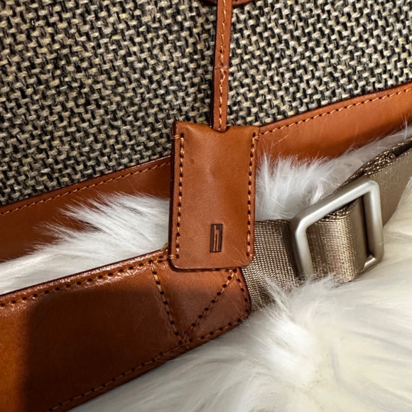 Hartmann Tweed and Leather Briefcase / Satchel (100% authentic) - Picture 8 of 16